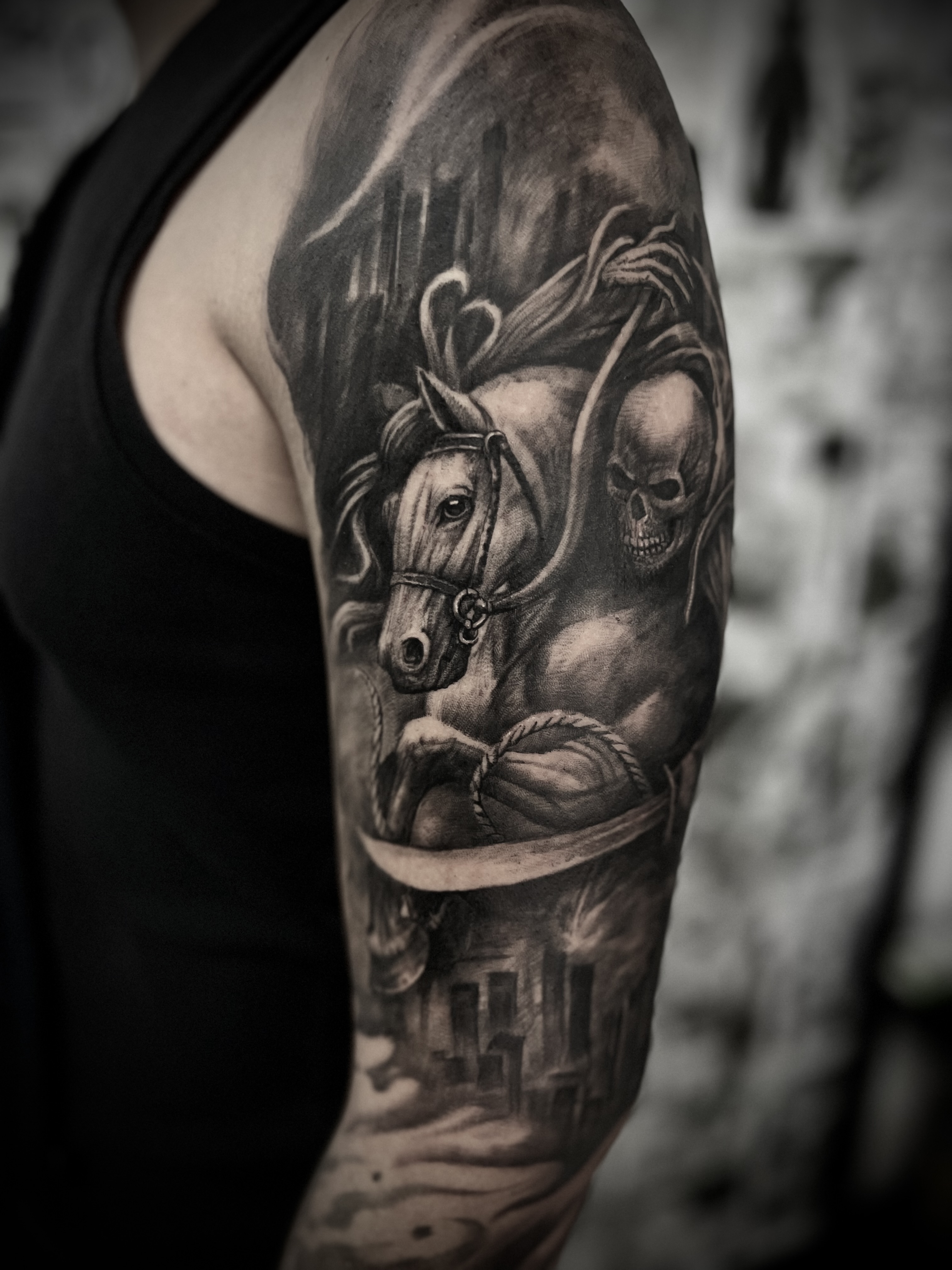 Tatuaggio realistico black and grey